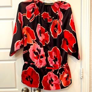 Outback Red Woman’s Red/ Black Floral 3/4 Sleeve XS